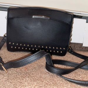 Black shoulder/crossbody purse